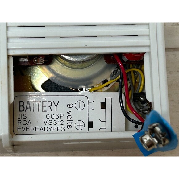 Vtg PASPORT Solid State AM Radio Model PR 111 With 2 Headphones Tested - Picture 9 of 16